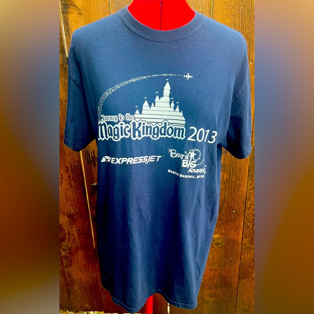 Expressjet Airlines Bert’s Big Adventure Magic Kingdom 2013 T-shirt size medium
